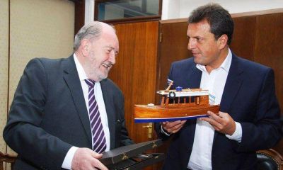 Massa inicia su gira nacional con el gobernador que m�s molesta a Macri