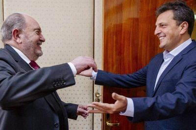 El PJ y el massismo ya se muestran juntos y unifican sus cr�ticas al Gobierno