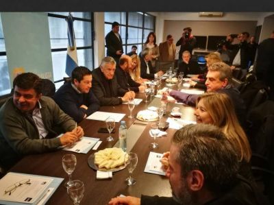 Documento de la Mesa de Acci�n Pol�tica del PJ: entre la unidad y la cr�tica