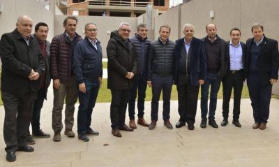 Aysa: mientras negocia con Macri, Vidal arma la resistencia con el PJ