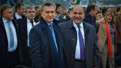 2500 polic�as y globos negros: por el D�a de la Independencia, visita Macri las tierras de Manzur