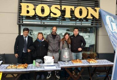 Trabajadores de la Boston no se rinden y contin�an entregando caf�s y medialunas a voluntad