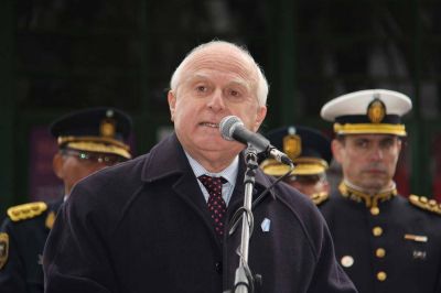 Acueducto: Lifschitz anunci� que en d�as se firman los contratos
