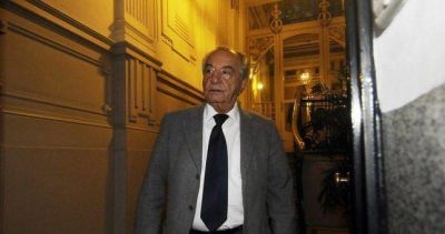 Detectan 6 mil muertos en el padr�n y el Gobierno porte�o le suelta la mano a Cavalieri