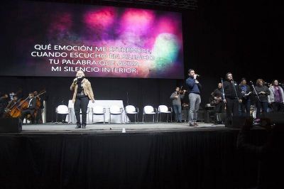 Buenos Aires-Argentina: S�NTESIS Jornada de Oraci�n, Alabanza y Testimonios de la Renovaci�n Carism�tica