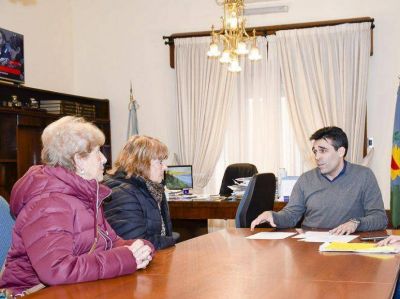 L�pez firm� convenio con empresa ambiental que favorece al CAAN