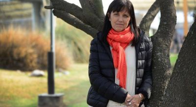 Antiabortistas, contra Osde por invitar a la escritora Claudia Pi�eiro