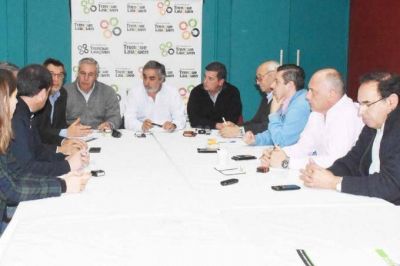 En el sudoeste, diez intendentes firmaron Convenio de Recolecci�n de Residuos Patog�nicos