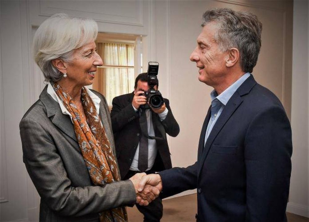 Macri mimetizado con Lagarde, el mesianismo de mercado y la norma que conspira contra el ajuste