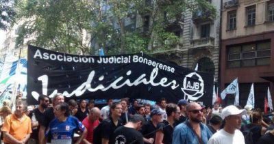 La Justicia le ordena a Vidal que aplique la cl�usula gatillo tambi�n para los judiciales