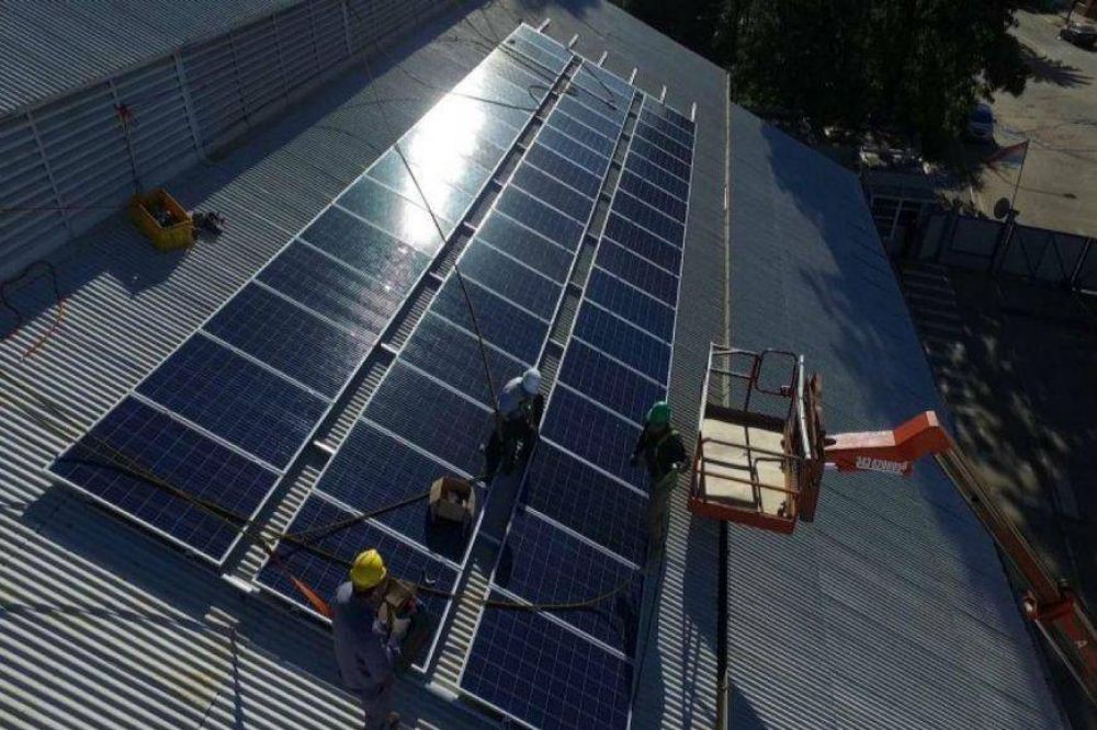 Energías renovables: Paneles solares, para escuelas rurales y organismos públicos