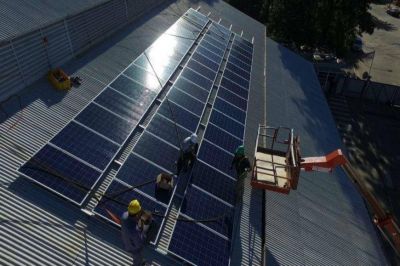 Energ�as renovables: Paneles solares, para escuelas rurales y organismos p�blicos