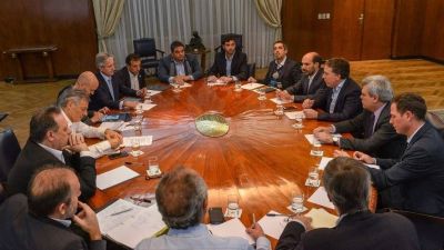 El Gobierno analiza fusionar ministerios como parte del ajuste y ya hay seis en la mira