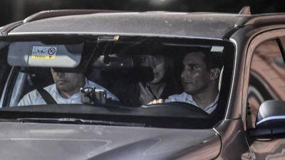 Bajo presi�n, Vidal negocia con Macri el 
