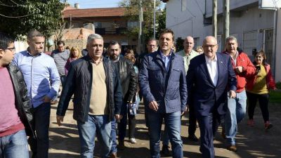 Tratan de reunir a Massa, Randazzo y gobernadores en una cumbre del peronismo bonarense