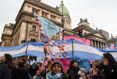 Seg�n encuesta nacional, la mitad del pa�s est� contra del aborto legal