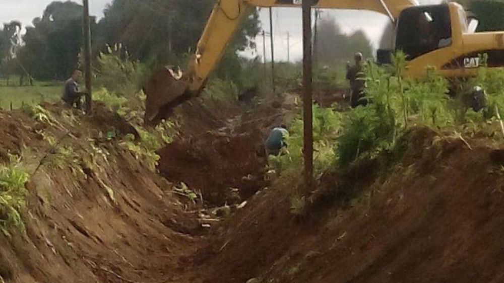 Continan las obras para mejorar escurrimiento de las aguas en Arroyo Seco