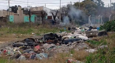 Desidia total: Prolifera un basural a cielo abierto en el centro comercial de Gar�n
