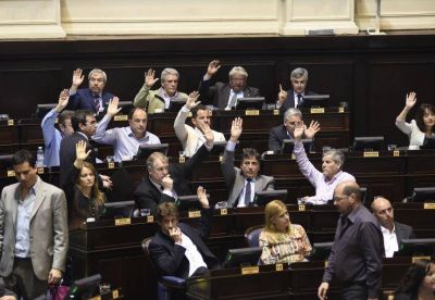 Contadur�a en mano, el massismo igual pega fuerte: la mira en el Bapro y el Tribunal de Cuentas