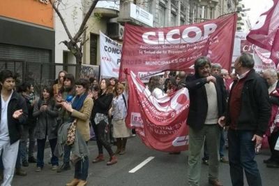 M�dicos de los hospitales p�blicos bonaerenses realizan un paro durante toda la jornada
