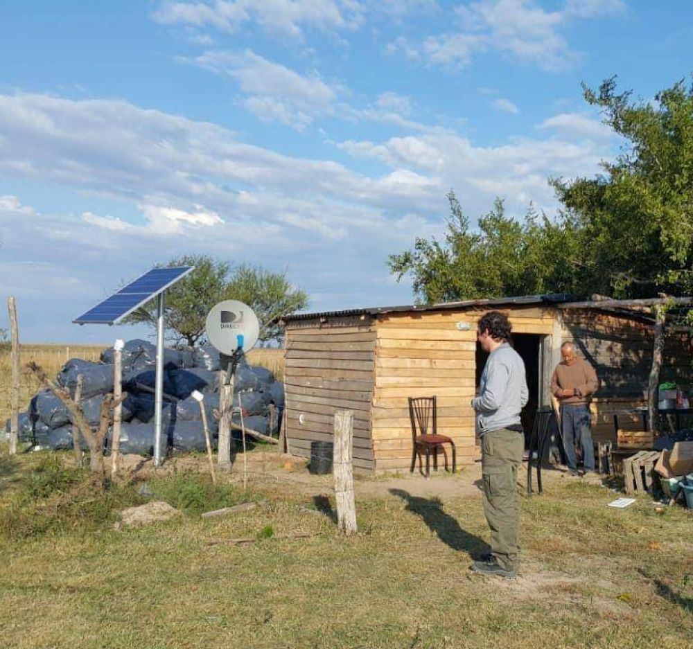 Instalan 270 paneles solares en la zona rural de Esquina
