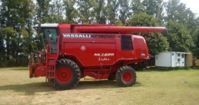 Interminable: sigue el conflicto en la f�brica de cosechadoras Vassalli que ahora reduce la jornada laboral