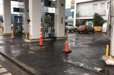 Pese a la liberalizaci�n de los precios, denuncian que falta cada vez m�s combustible