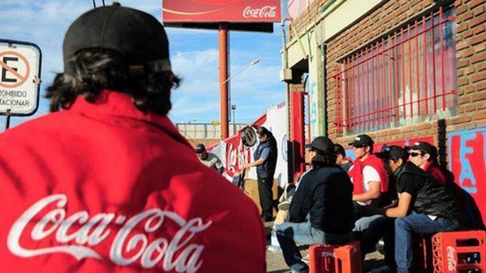 En medio de los despidos Coca Cola anuncia inversiones