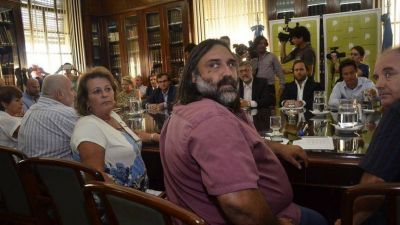 Se viene la paritaria docente y la tensi�n crece