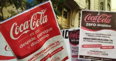 Despidos y persecución sindical en Coca-Cola