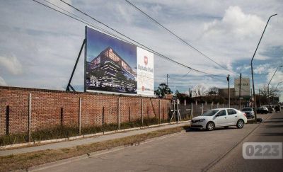 Los due�os del shopping de Constituci�n buscan inversionistas y prometen concretar la obra