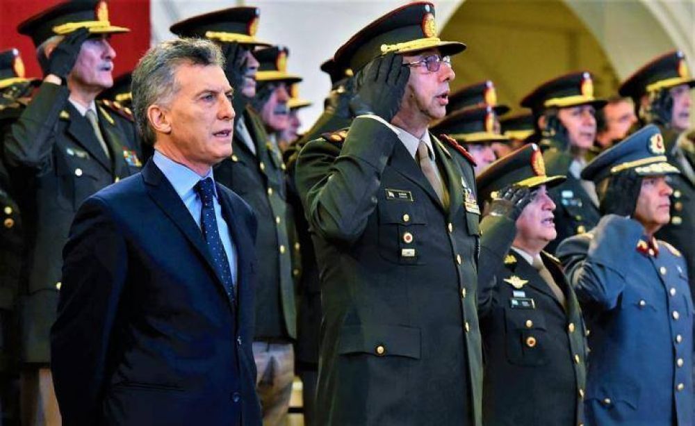 Polmico decreto: podra anunciar Macri el uso de las Fuerzas Armadas para combatir el delito