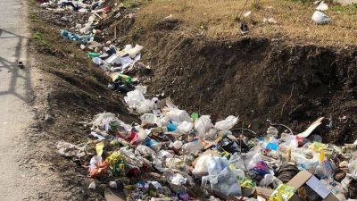 La calle que se convirti� en un basural y nadie la limpia