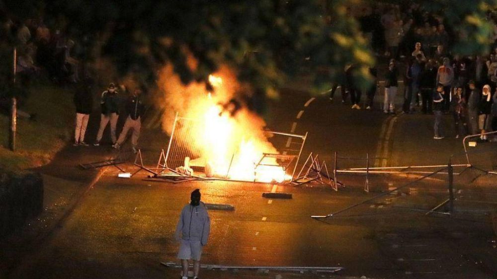 Cat�licos y protestantes en las calles para decir �no a la violencia� en Derry