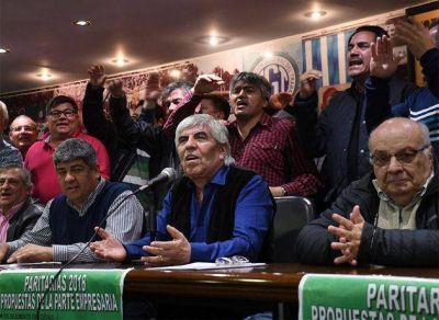 Por la guerra entre Moyano y Gobierno, los empresarios del transporte temen p�rdidas millonarias y m�s conflictividad