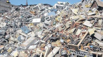 Buscan que el distrito adhiera al programa en el que presos hacen parte del tratamiento de la basura electr�nica