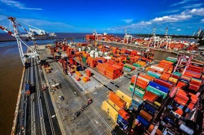 Guerra comercial y crisis cambiaria: crece el d�ficit de la balanza internacional y alcanza su meta anual