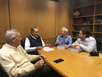 Instituto de Energ�a de Santa Cruz busca promocionar las �reas petroleras disponibles
