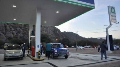 En algunas provincias argentinas no se siente la escasez de combustibles
