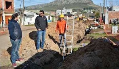 Avanza a gran ritmo importante obra de cloacas en la zona sur