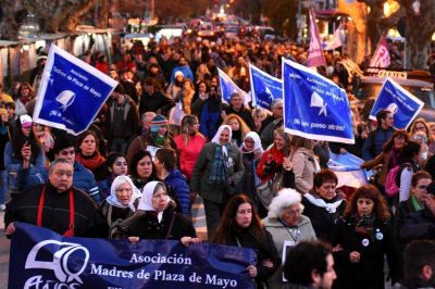 Masiva marcha contra el uso de las Fuerzas Armadas en asuntos internos