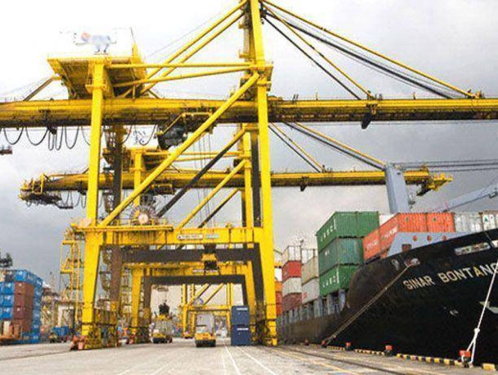 La guerra del negocio portuario: acusan a dos peso pesados internacionales de profundizar la crisis del puerto de Buenos Aires