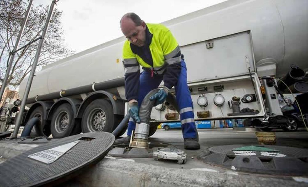Abastecimiento de combustibles: Expendedores se reunieron con funcionarios y directivos petroleros