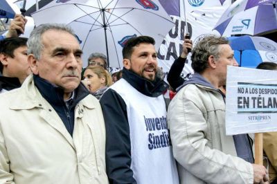 Un fuerte rechazo opositor se manifest� frente al Ministerio de Defensa