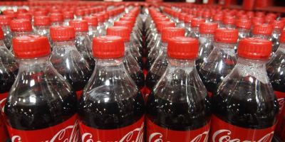 El buen clima impulsa ventas de productos de Coca-Cola en Colombia