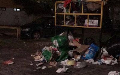Preocupaci�n por mont�culos de basura en las torres de Villa Elisa