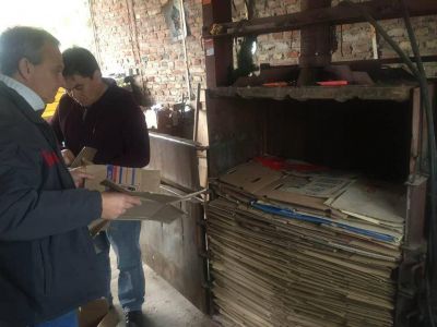 Murphy trabaja en el tratamiento de basura para desactivar vertedero