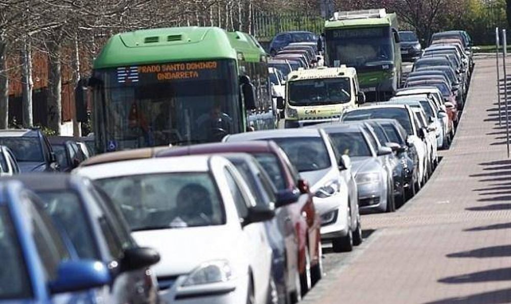 El consumo de combustibles de automoci�n cae un 1,7% en junio por la ca�da registrada en los gas�leos