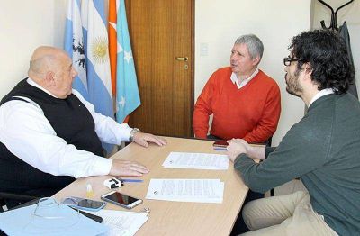 La UNTDF proyecta instalaci�n de parque e�lico