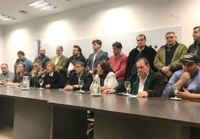 Diputados de la oposici�n en contra del desembarco de Uber en la provincia
